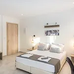 Mikes Lux Apartment
