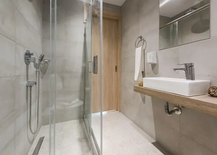 Mikes Lux Hersonissos (Crete)