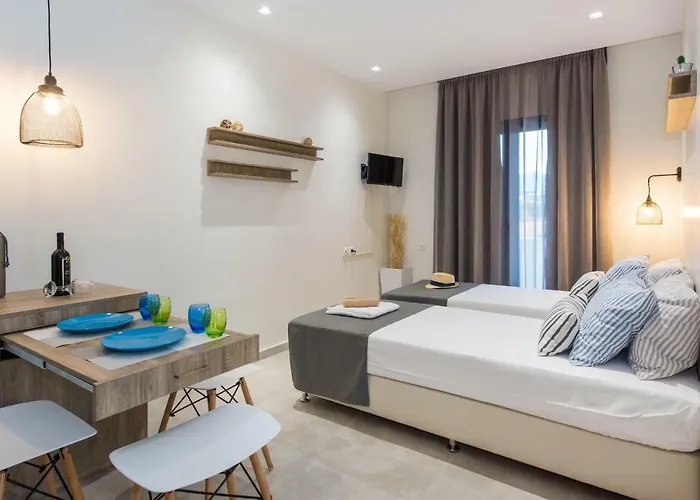 Mikes Lux Херсониссос