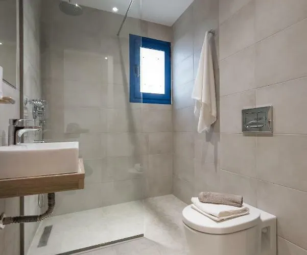 Mikes Lux Херсониссос