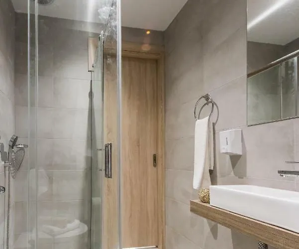 Mikes Lux * Херсониссос