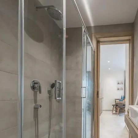 Mikes Lux Hersonissos (Crete)